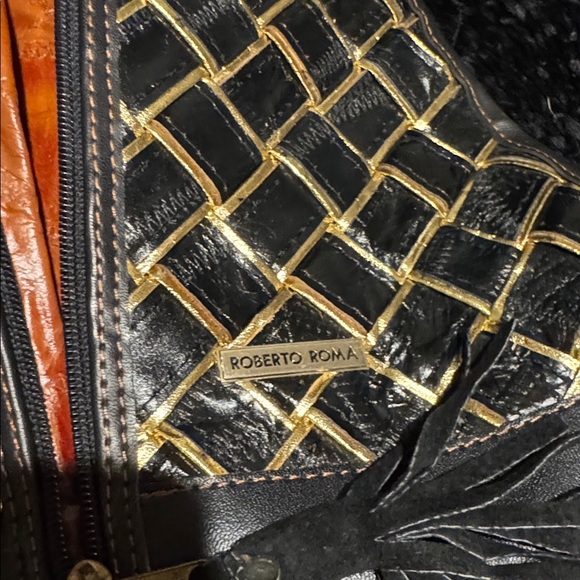 Elegant Black and Gold Women's Duffel Bag- Roberto Roma - Picture 11 of 11